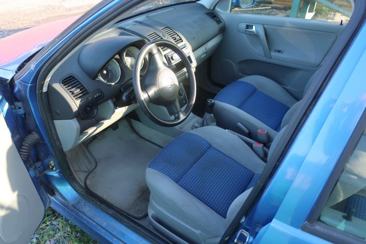 719739-12 Volkswagen Polo 5-door 1.4 Manual, 75hp, 2001 [renovation object]