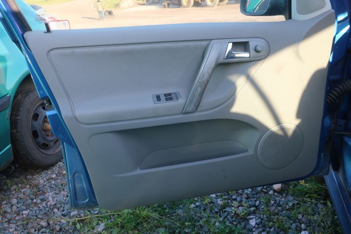 719739-19 Volkswagen Polo 5-door 1.4 Manual, 75hp, 2001 [renovation object]