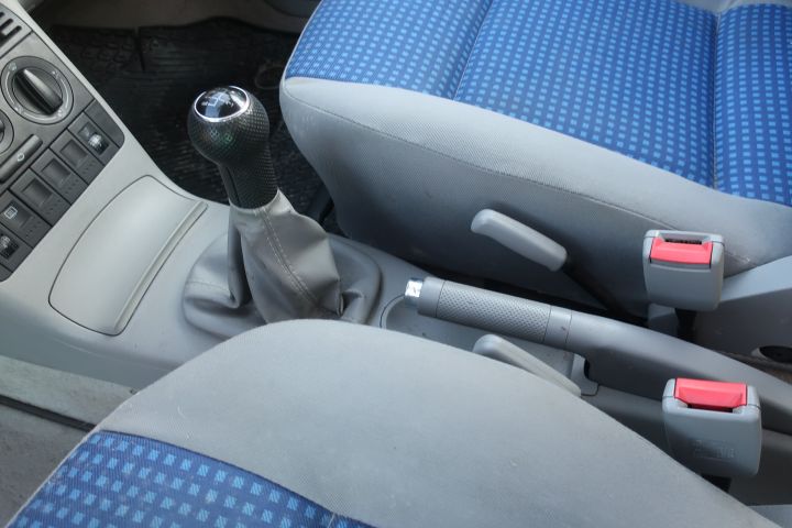 719739-21 Volkswagen Polo 5-door 1.4 Manual, 75hp, 2001 [renovation object]