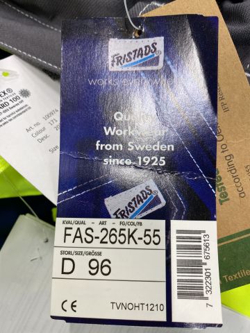 844251-8 Lot with work clothes and gloves etc Fristads, Acode, L.brador