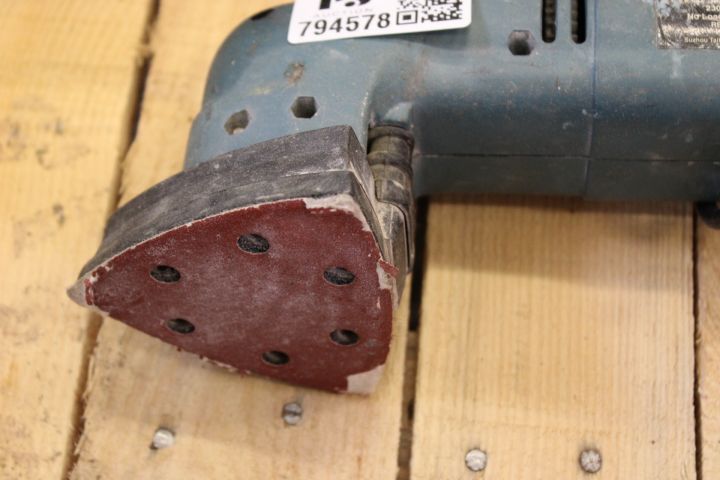 794578-9 Hammer drill - Makita, BHR202 and corner grinder - Dreieck Schleifer