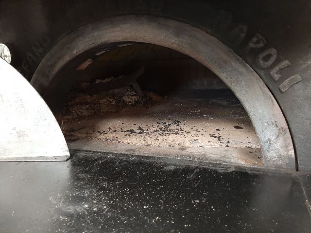 745954-3 Pizza oven - Stefano Ferrara - M130-16-C - New info!