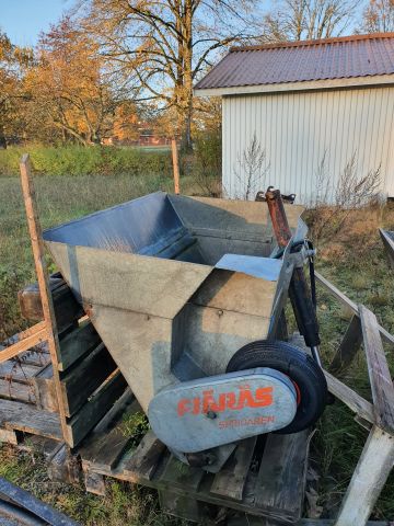 830831-4 KUBOTA B8200 HST D 4WD -1990