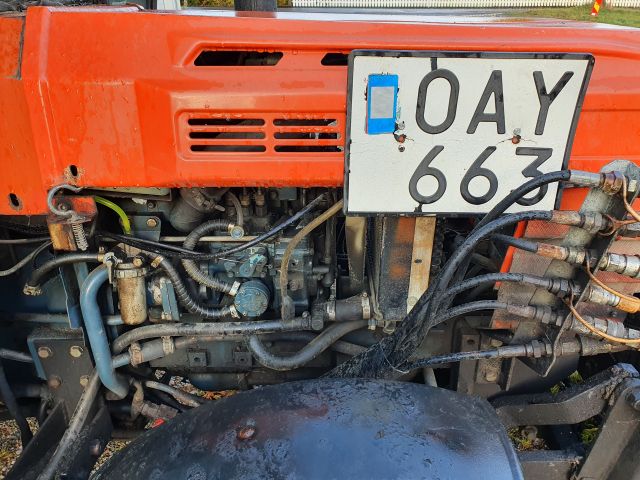 830831-9 KUBOTA B8200 HST D 4WD -1990