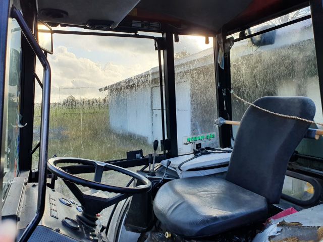 830831-12 KUBOTA B8200 HST D 4WD -1990