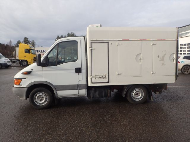 752014-2 Iveco Daily 35S12 Fridge / Freezer car