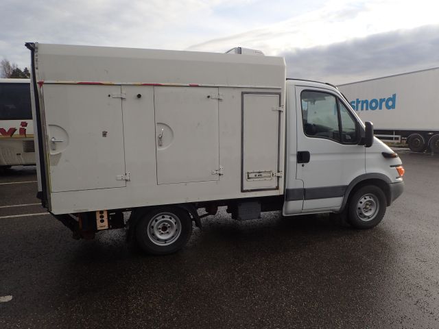 752014-6 Iveco Daily 35S12 Fridge / Freezer car