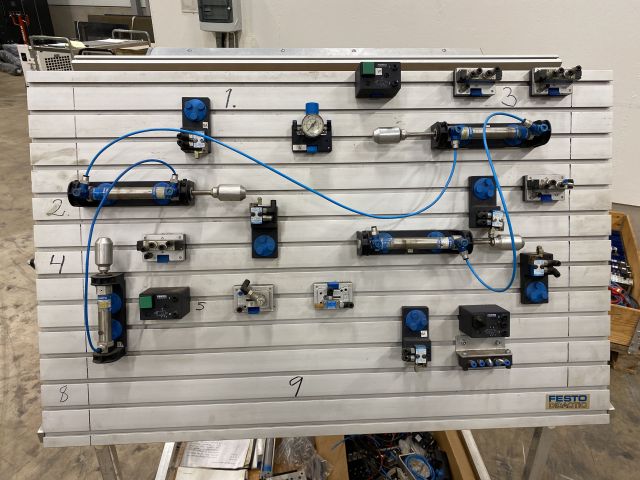 841569-5 Festo Training station in pneumatics