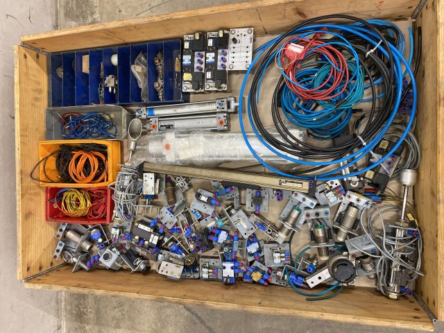 841569-10 Festo Training station in pneumatics