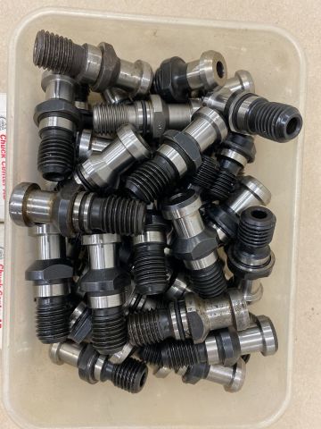 841608-3 Pull studs JIS B6339-40P