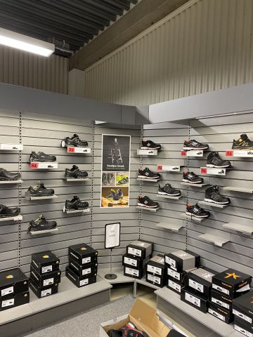 829719-3 Shop fittings shoe department