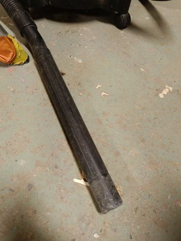 825818-11 Industrial vacuum cleaner and stair ladder