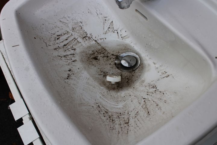 794561-10 Sink with Mora mixer and chest of drawers