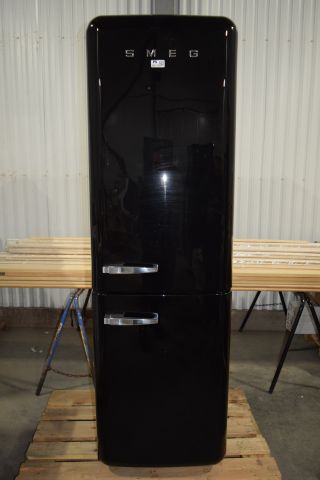 683119-2 Fridge / freezer from SMEG FAB32RBL3