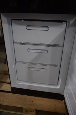 683119-6 Fridge / freezer from SMEG FAB32RBL3