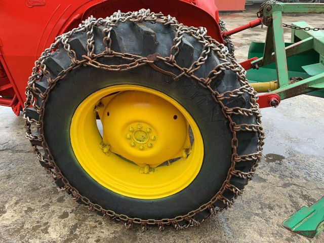 809600-8 Veteran tractor with front loader and snow thrower David Brown 880 -1964