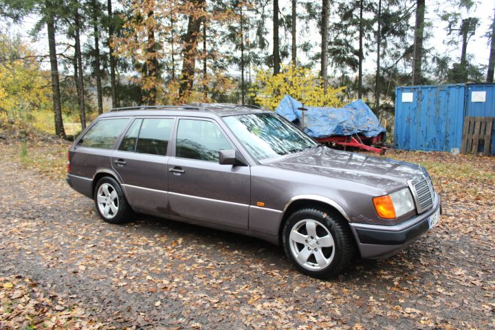 830118-4 Mercedes-Benz 200 TE, 1993, 134 hp