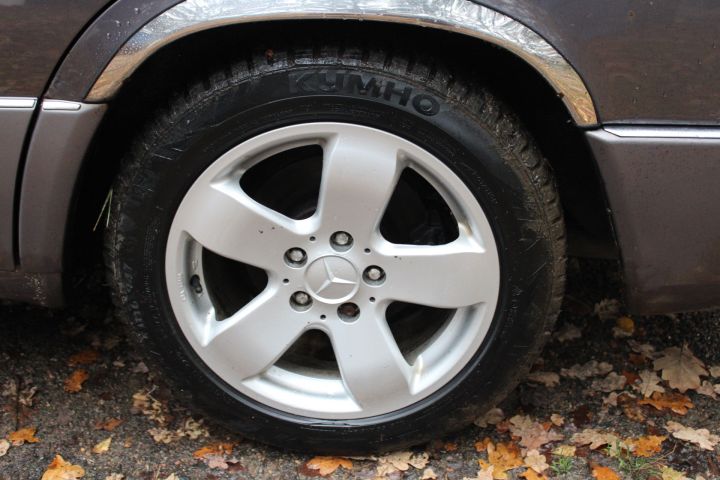 830118-7 Mercedes-Benz 200 TE, 1993, 134 hp