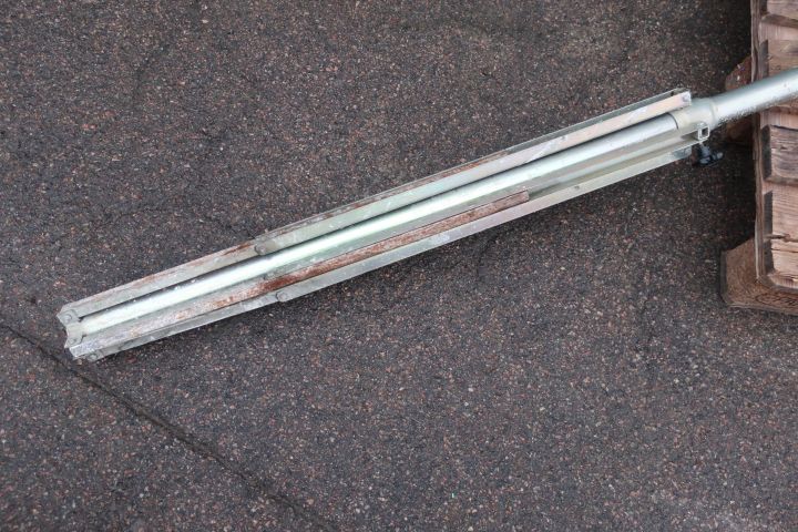 833016-2 4-leg stand