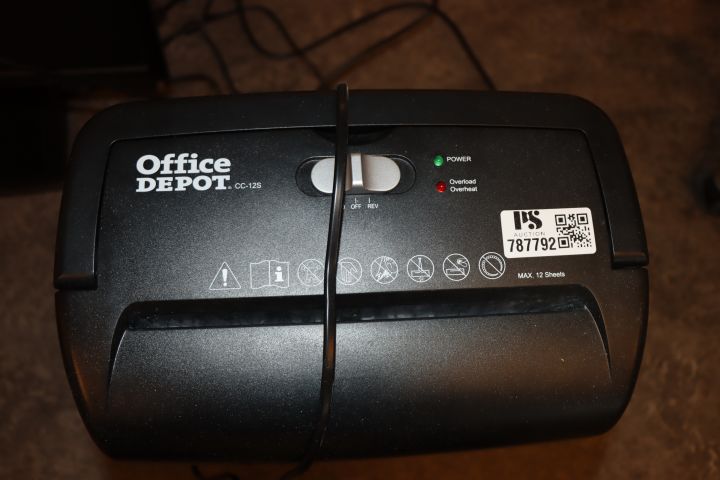787792-2 Shredder Office Depot CC-12S