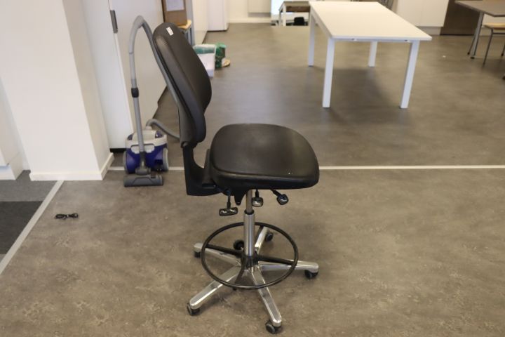 787794-4 Chair RH Activ 200 high seat height