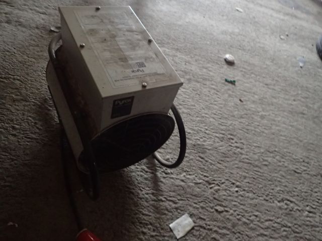 752032-3 Pyrox heating fan