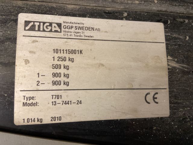 827945-29 UPDATED DRIVING HOURS! Utility carrier Stiga Titan 32H (-2010) with accessories