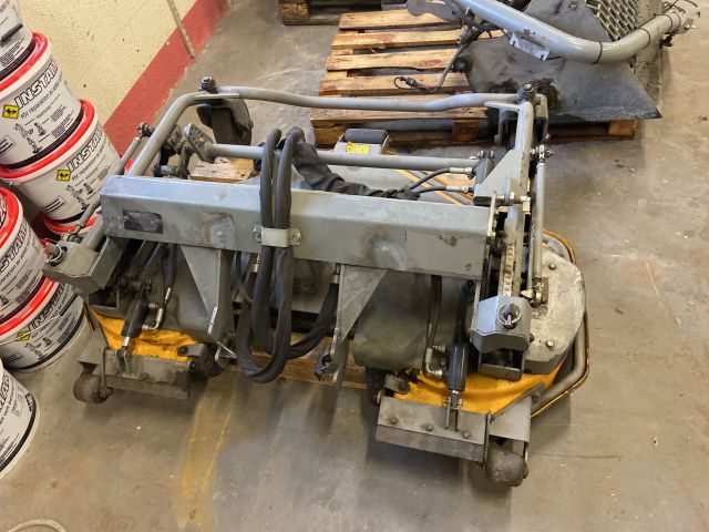 827945-36 UPDATED DRIVING HOURS! Utility carrier Stiga Titan 32H (-2010) with accessories