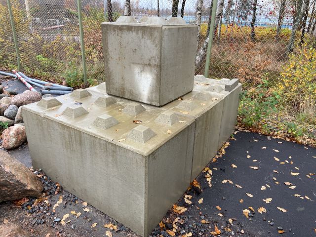 827952-2 Concrete blocks self-locking