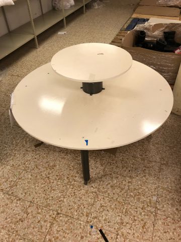 830832-5 Utförsäljning butiksinredning Multioutlet