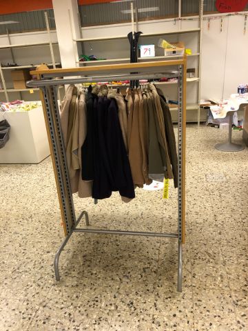 830832-18 Utförsäljning butiksinredning Multioutlet