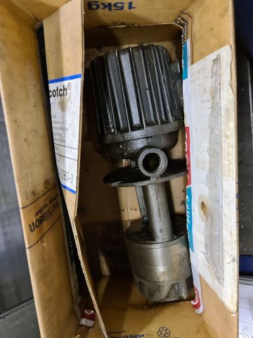 841476-26 Mazak CNC milling machine VTC 20B