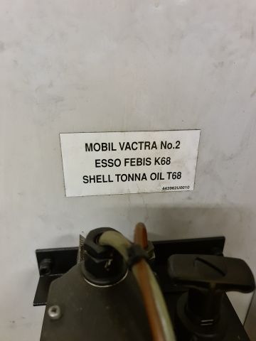 841476-28 Mazak CNC milling machine VTC 20B