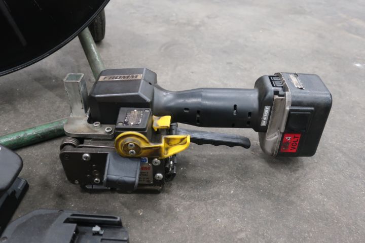 833034-4 Signode belt reel with Fromm tensioner