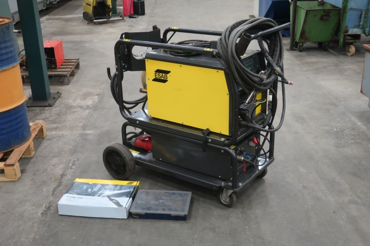 833045-1 TIG welder, ESAB Tig 3000i AC / DC, with cooling unit CoolMidi 1800