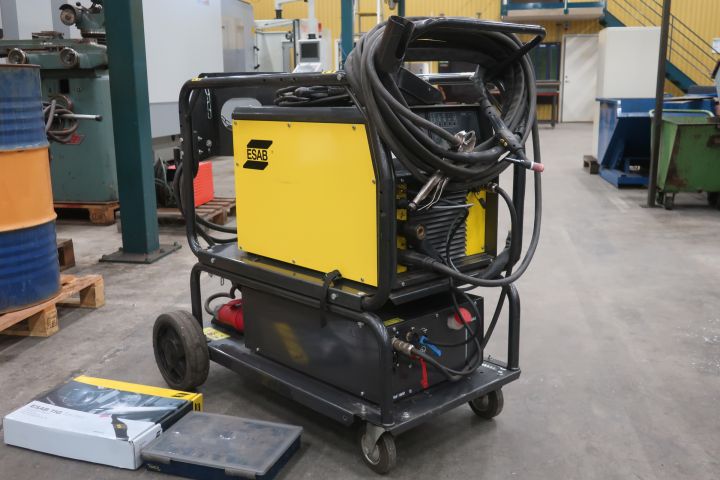 833045-3 TIG welder, ESAB Tig 3000i AC / DC, with cooling unit CoolMidi 1800