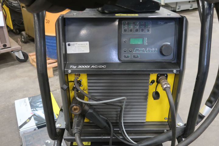 833045-6 TIG welder, ESAB Tig 3000i AC / DC, with cooling unit CoolMidi 1800