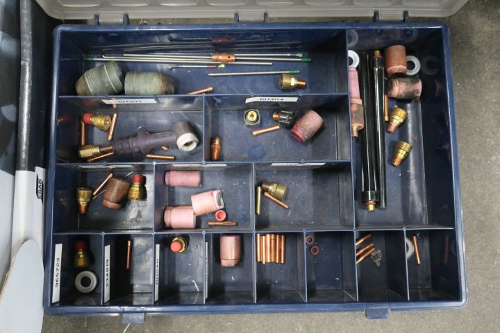 833045-19 TIG welder, ESAB Tig 3000i AC / DC, with cooling unit CoolMidi 1800