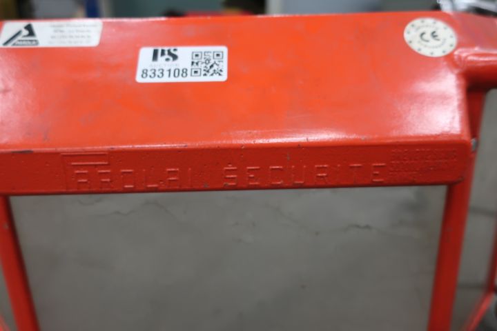 833108-2 Machine protection, Parolai securite