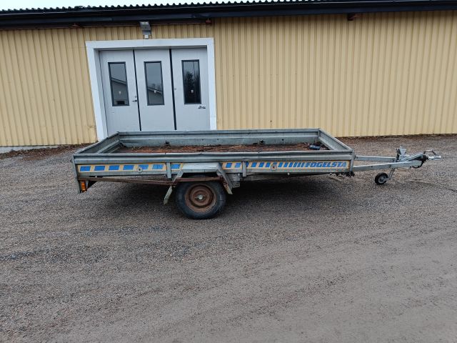 825796-2 FÅGELSTA-SLÄPET II D 100 -1993 Reg: PFH439