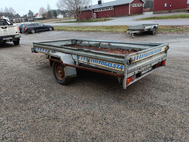 825796-7 FÅGELSTA-SLÄPET II D 100 -1993 Reg: PFH439