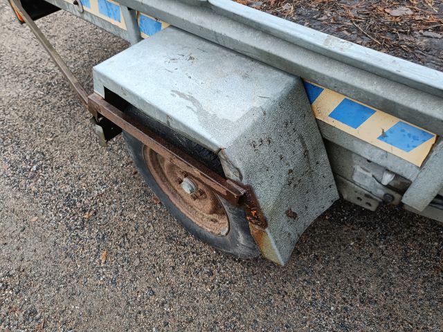 825796-27 FÅGELSTA-SLÄPET II D 100 -1993 Reg: PFH439