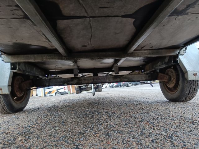 825796-32 FÅGELSTA-SLÄPET II D 100 -1993 Reg: PFH439