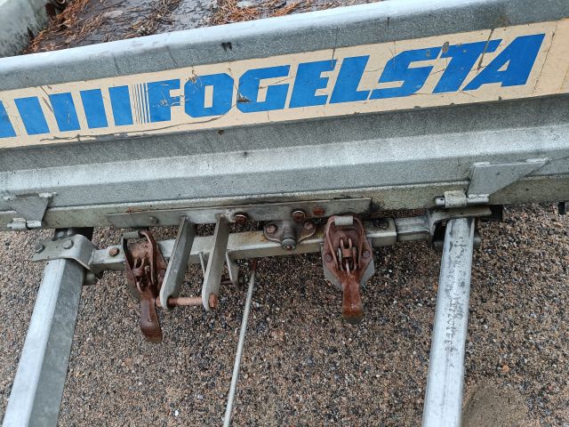 825796-37 FÅGELSTA-SLÄPET II D 100 -1993 Reg: PFH439