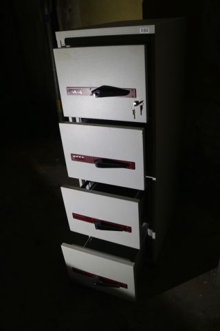 835980-12 Lockable filing cabinet for folders