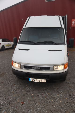 846584-1 IVECO DAILY VAN 2.8 TDi, 2003, 143 hp