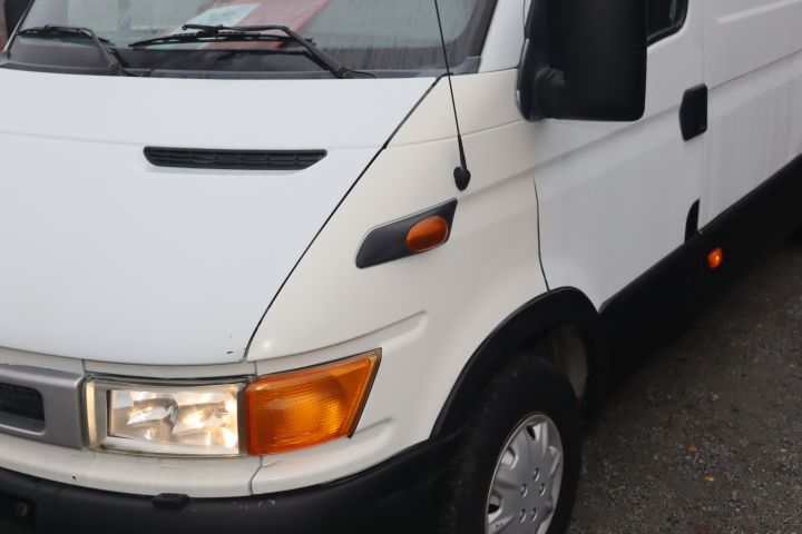 846584-2 IVECO DAILY VAN 2.8 TDi, 2003, 143 hp