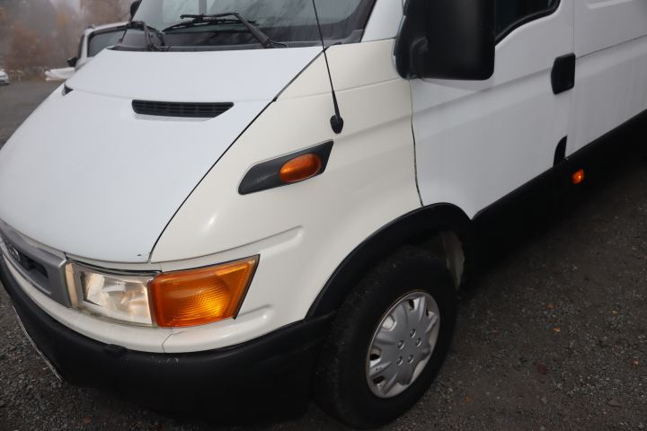 846584-4 IVECO DAILY VAN 2.8 TDi, 2003, 143 hp