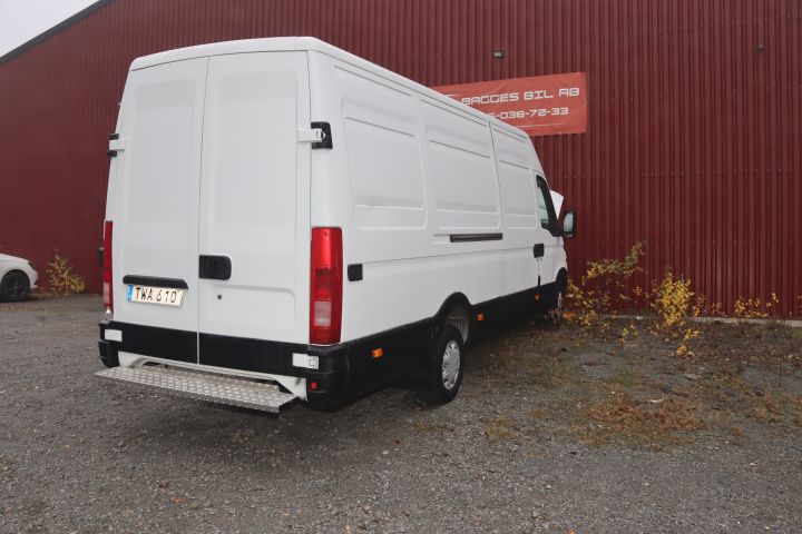 846584-6 IVECO DAILY VAN 2.8 TDi, 2003, 143 hp