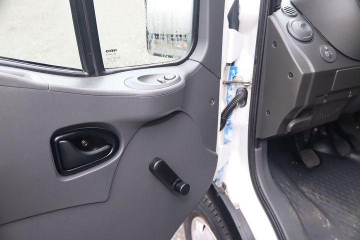 846584-16 IVECO DAILY VAN 2.8 TDi, 2003, 143 hp